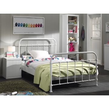 Set Mobila dormitor din lemn de pin si MDF cu pat metalic, pentru tineret 3 piese New York Alb, 200 x 120 cm