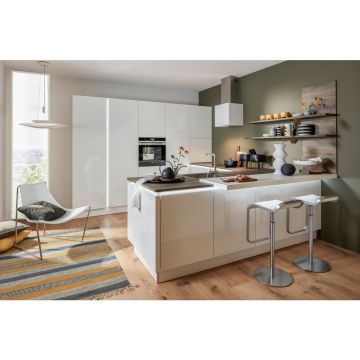 BUCĂTĂRIE LA COMANDĂ