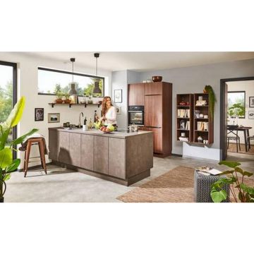 BUCĂTĂRIE LA COMANDĂ