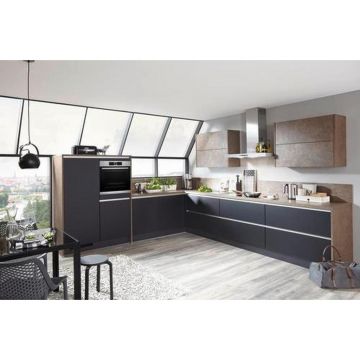 BUCĂTĂRIE LA COMANDĂ