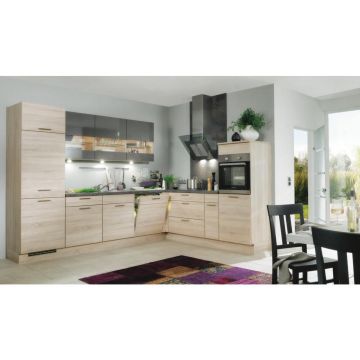 BUCĂTĂRIE LA COMANDĂ