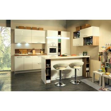 BUCĂTĂRIE LA COMANDĂ