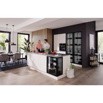 BUCĂTĂRIE LA COMANDĂ